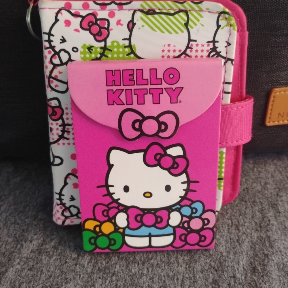 Hello Kitty Adorable Wallet